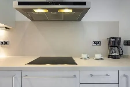 Wonderful 2-Bd Apart With Balcony Plaza Cataluna Barcelona 0*,  Španělsko