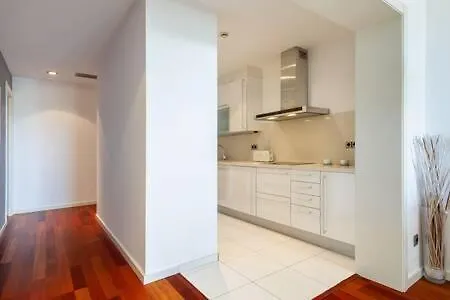 Wonderful 2-Bd Apart With Balcony Plaza Cataluna Barcelona 0*,  Španělsko